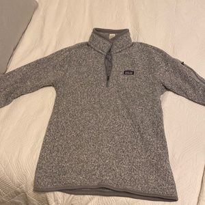 Small Womens Patagonia quarter zip pullover. Excellent condition!
